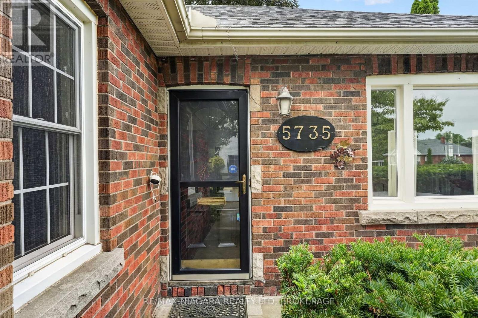 5735 Hanan Avenue, Niagara Falls (Hospital), Ontario L2G 4E8 - Photo 4 - X13677728
