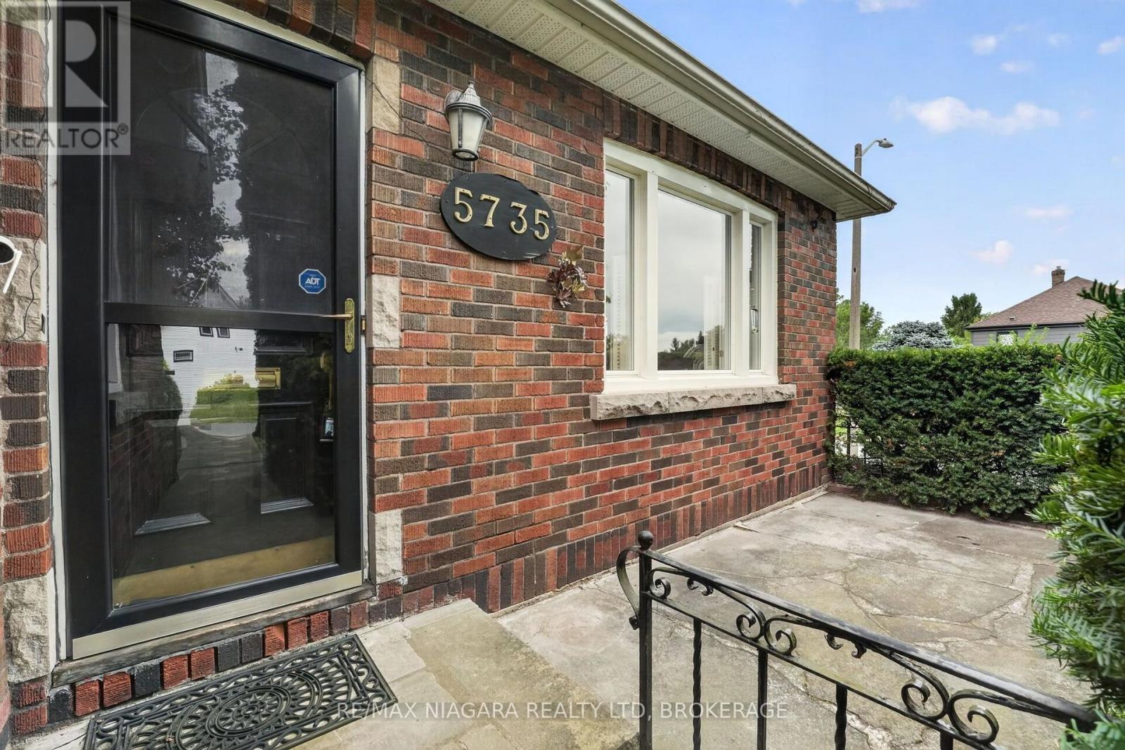 5735 Hanan Avenue, Niagara Falls (Hospital), Ontario L2G 4E8 - Photo 5 - X13677728