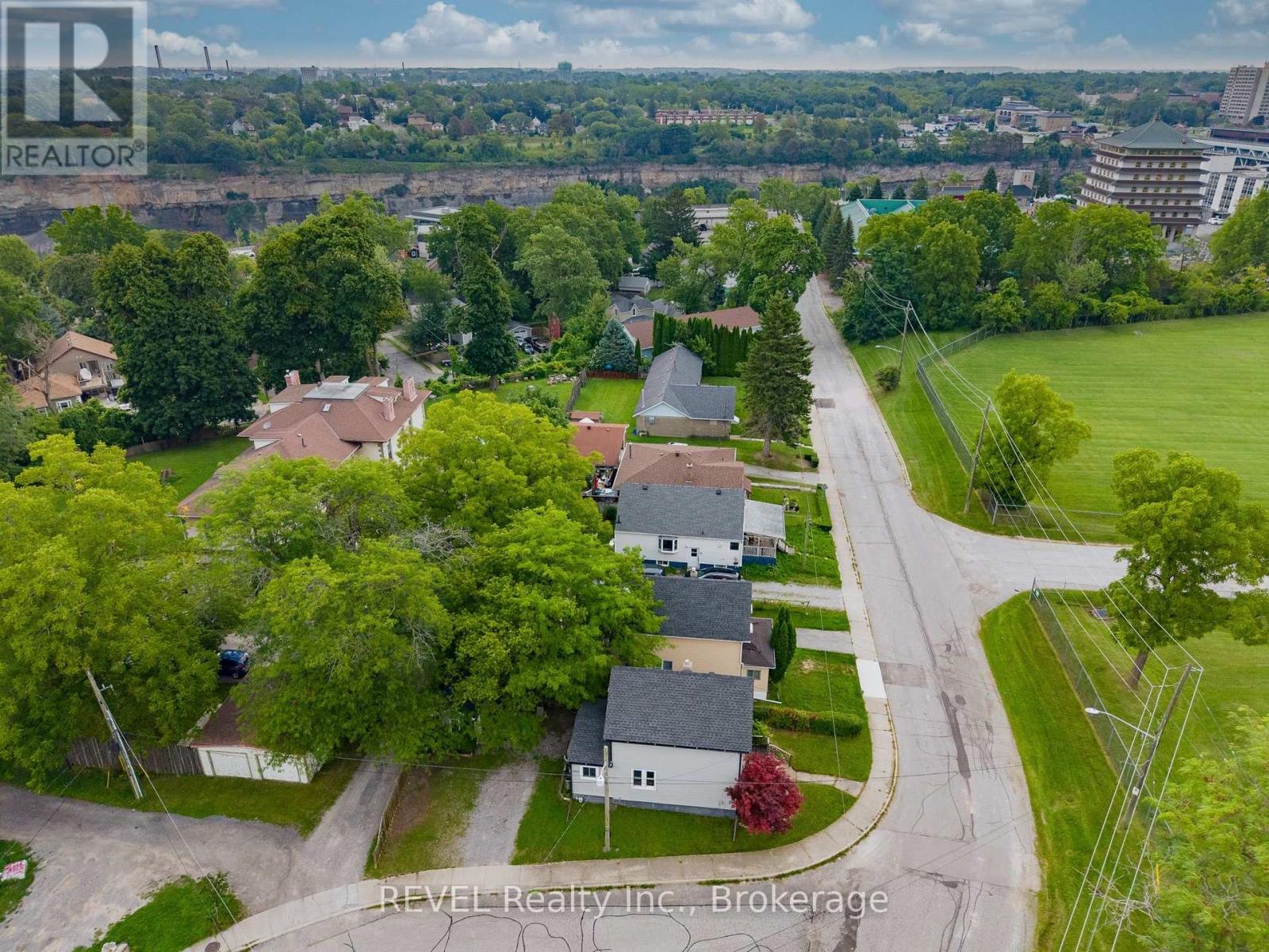 4317 Buttrey Street, Niagara Falls, Ontario  L2E 2X1 - Photo 30 - X13677812