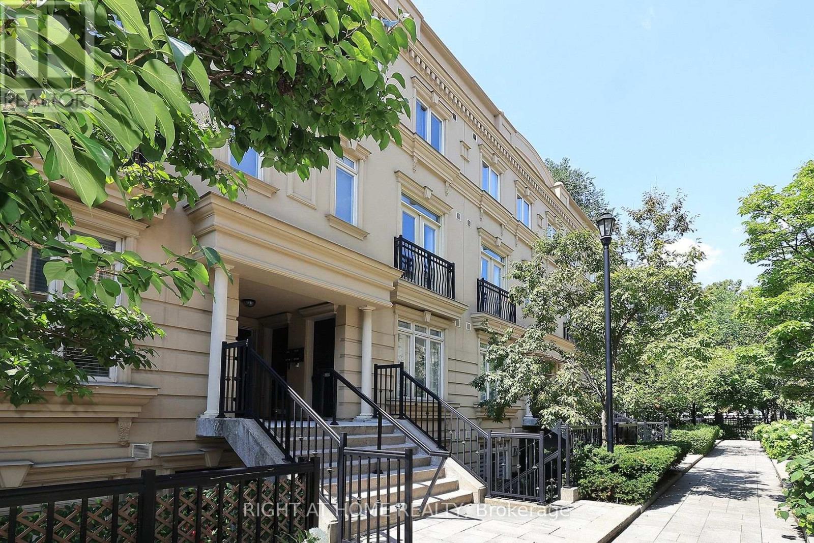 19 - 88 CARR STREET, Toronto, Ontario