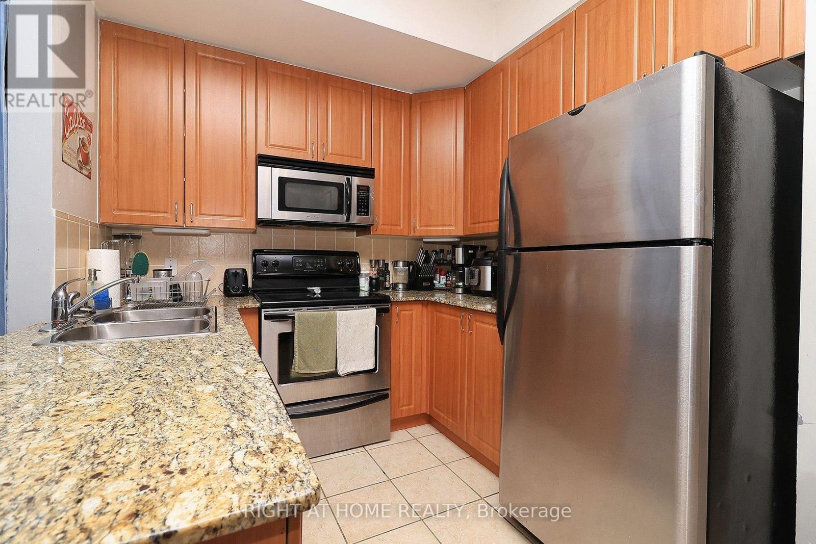 19 - 88 Carr Street, Toronto, Ontario  M5T 1B7 - Photo 17 - C13677818