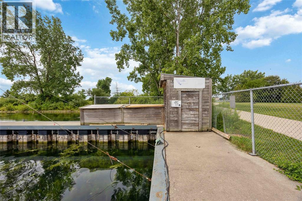 97 Seaway Road, Sarnia, Ontario  N7T 8E6 - Photo 4 - 26018275
