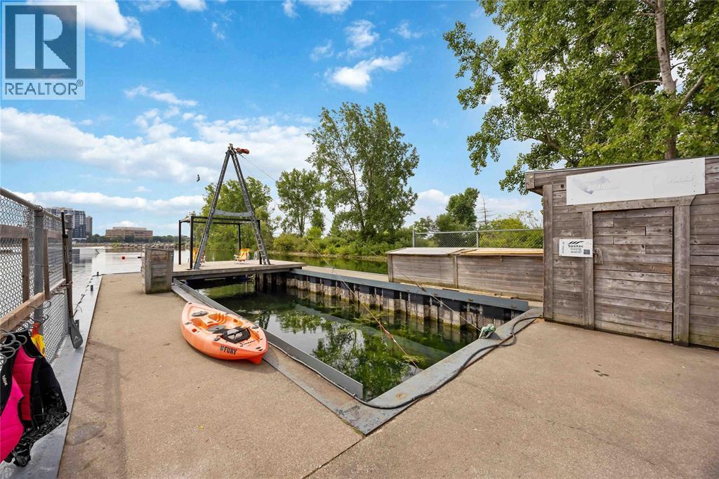 97 Seaway Road, Sarnia, Ontario  N7T 8E6 - Photo 6 - 26018275