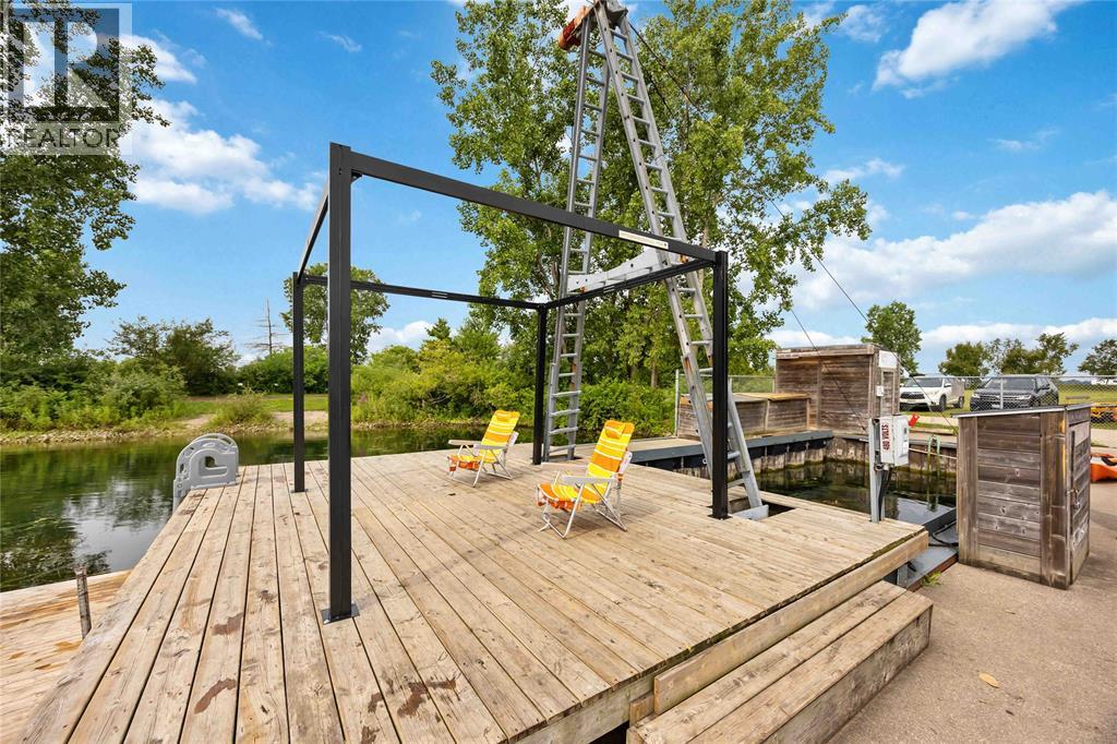 97 Seaway Road, Sarnia, Ontario  N7T 8E6 - Photo 8 - 26018275