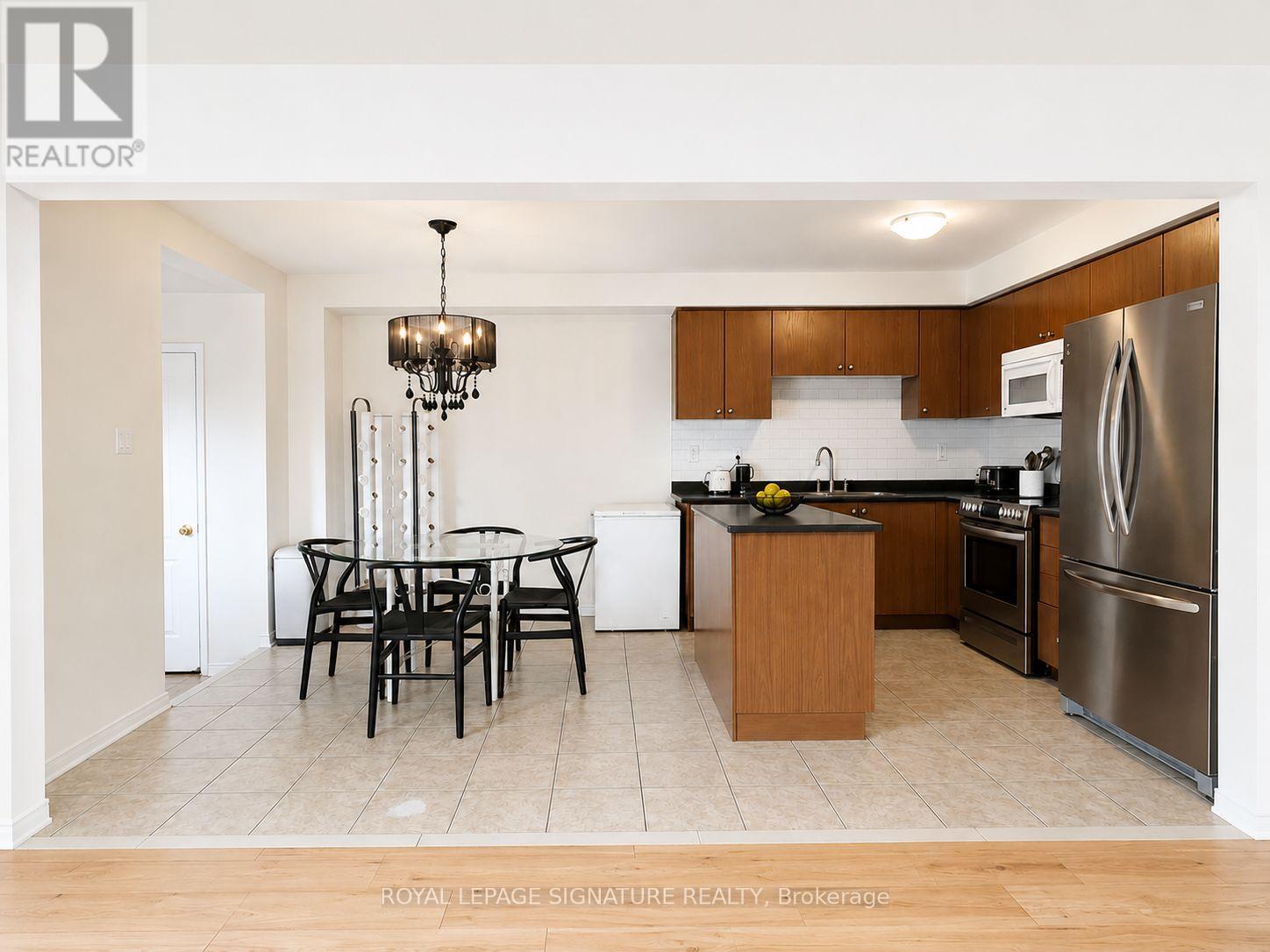 12 Blytheway Gate, Ajax, Ontario  L1T 0J5 - Photo 17 - E13677652