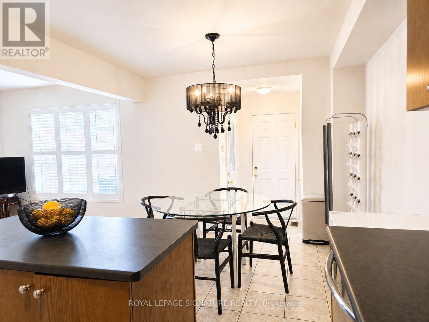 12 Blytheway Gate, Ajax, Ontario  L1T 0J5 - Photo 21 - E13677652