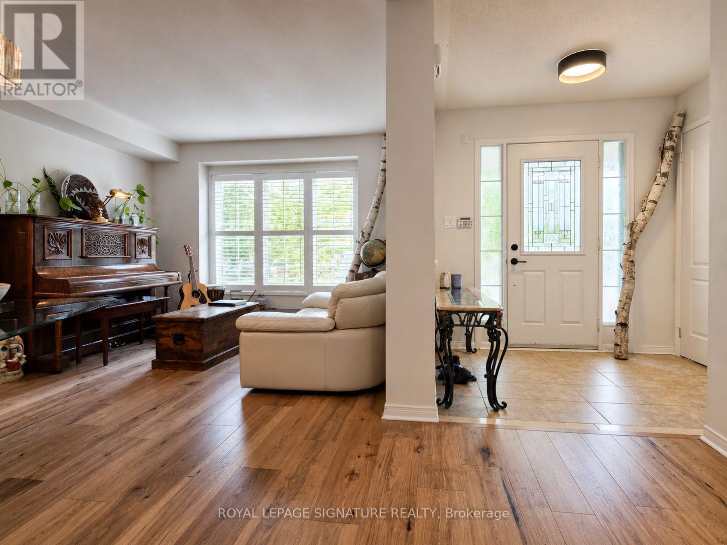 12 Blytheway Gate, Ajax, Ontario  L1T 0J5 - Photo 4 - E13677652