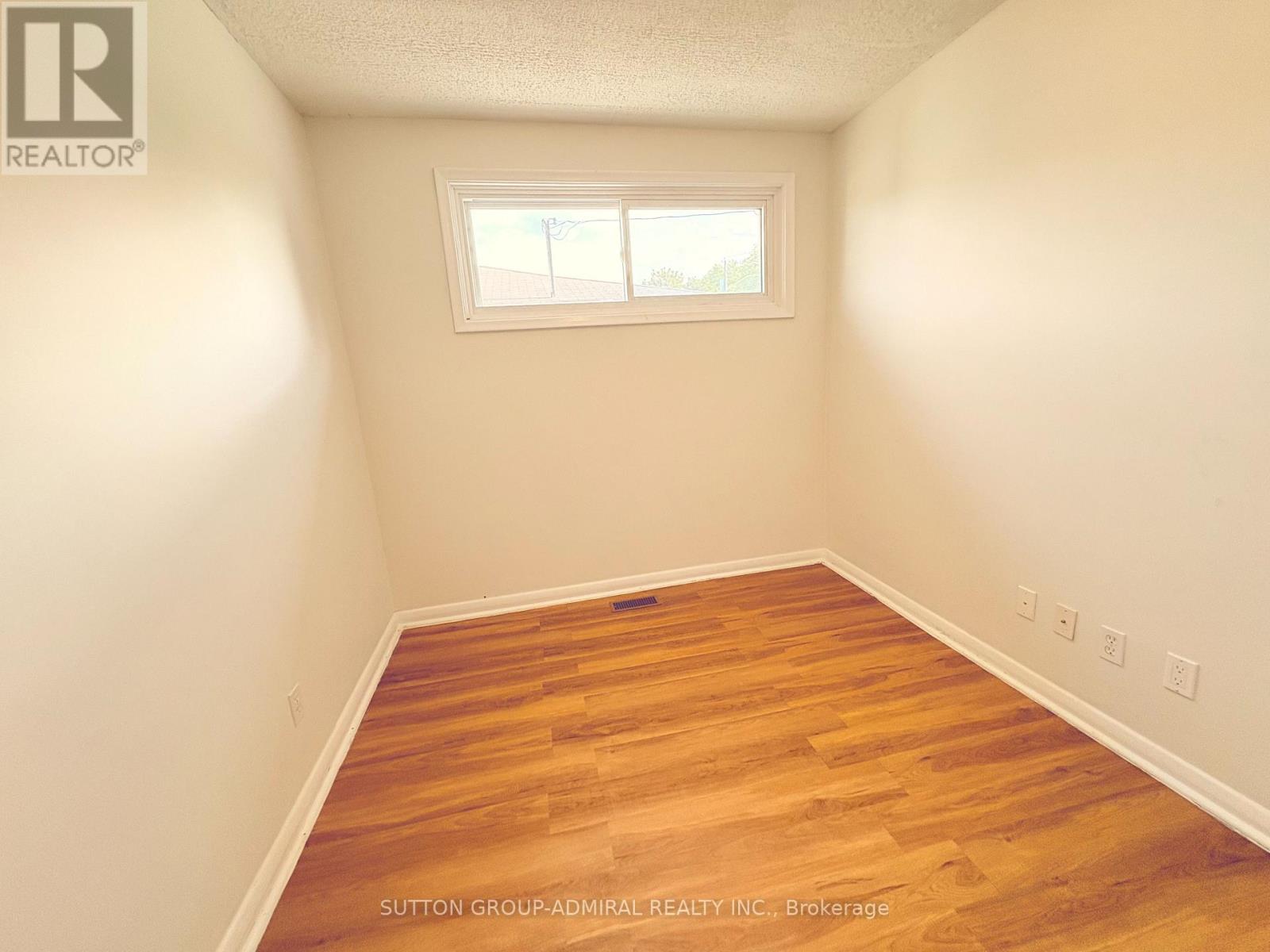 319 Dovedale Drive, Whitby, Ontario  L1N 1Z8 - Photo 11 - E13677666