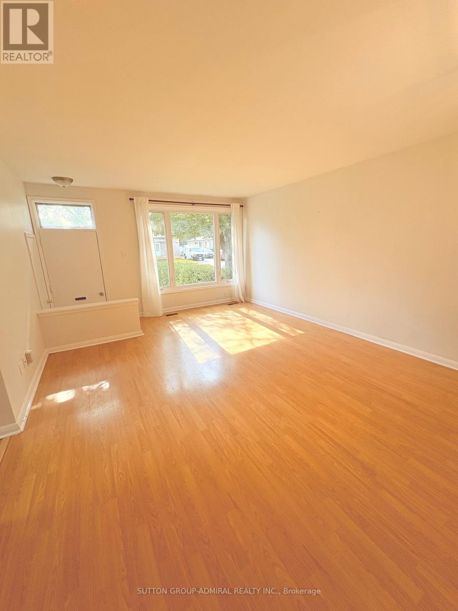 319 Dovedale Drive, Whitby, Ontario  L1N 1Z8 - Photo 3 - E13677666