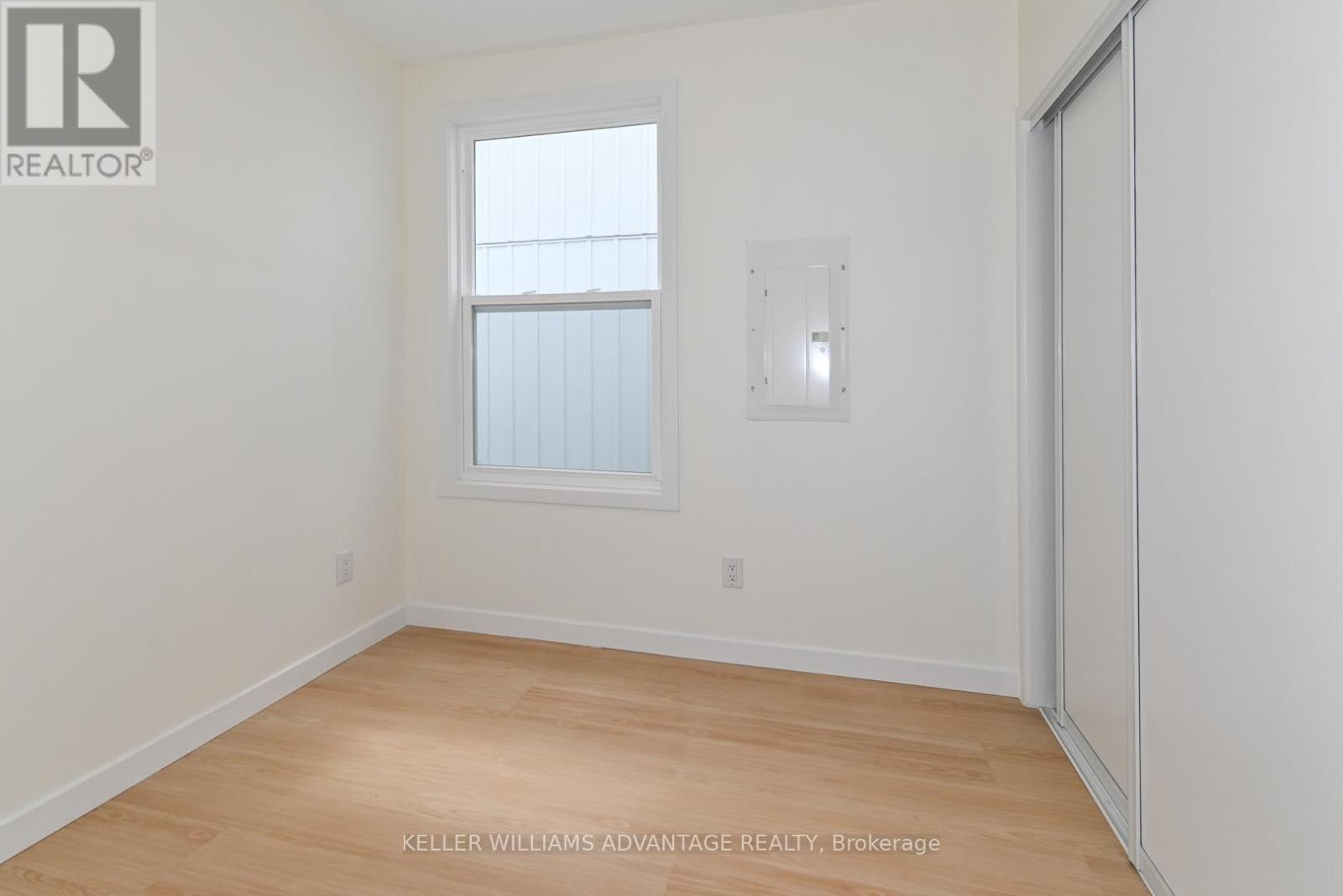 Upper - 113 Woodbine Avenue, Toronto, Ontario  M4L 3P1 - Photo 13 - E13677740