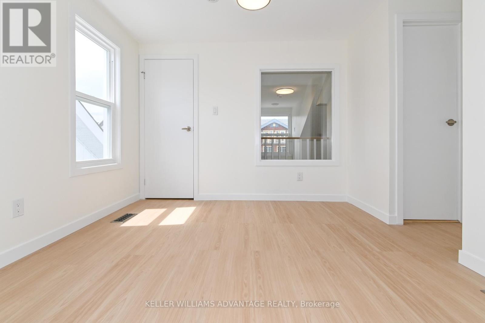 Upper - 113 Woodbine Avenue, Toronto, Ontario  M4L 3P1 - Photo 14 - E13677740