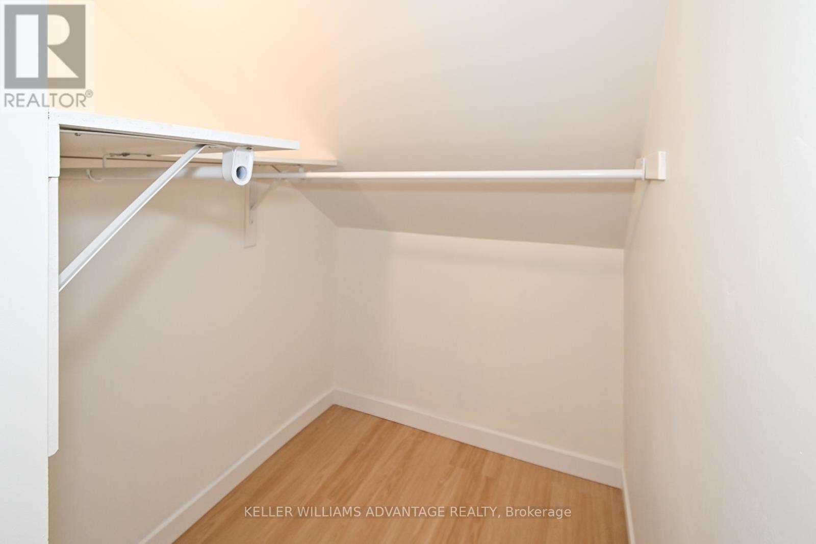 Upper - 113 Woodbine Avenue, Toronto, Ontario  M4L 3P1 - Photo 15 - E13677740