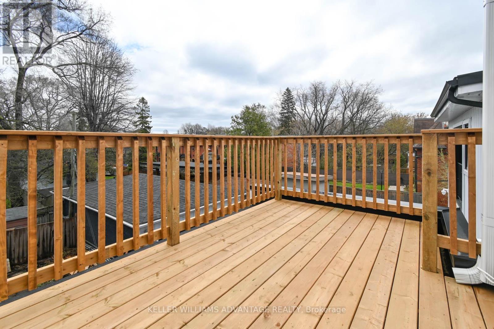 Upper - 113 Woodbine Avenue, Toronto, Ontario  M4L 3P1 - Photo 19 - E13677740