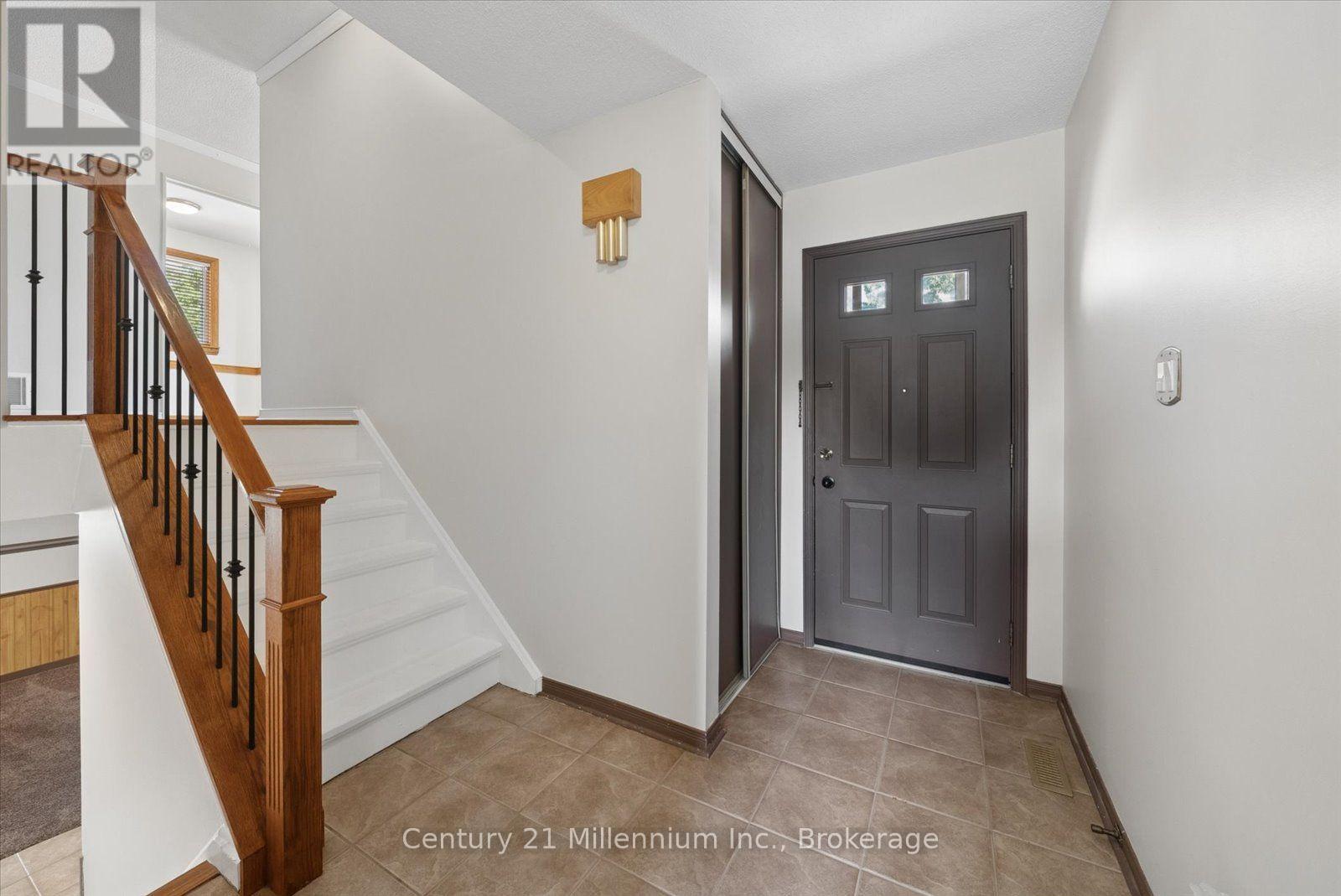 2293 Webb Street, Innisfil, Ontario  L9S 1K6 - Photo 5 - N13677840