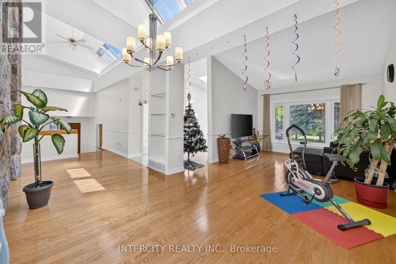 10 East Drive E, Markham, Ontario  L6G 1A4 - Photo 7 - N13677768