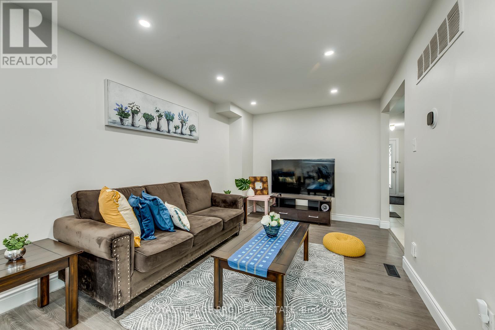 17 New Port Way, Markham, Ontario L3T 5G3 - Photo 8 - N13677836