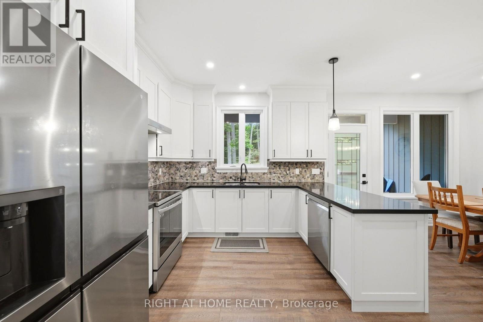 48 Nicole Boulevard, Tiny, Ontario  L0L 2T0 - Photo 10 - S13677676