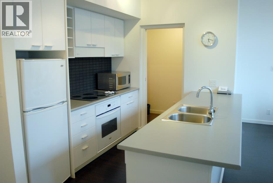 129 Regiment Square, Vancouver, British Columbia  V6B 1X5 - Photo 2 - R3148898
