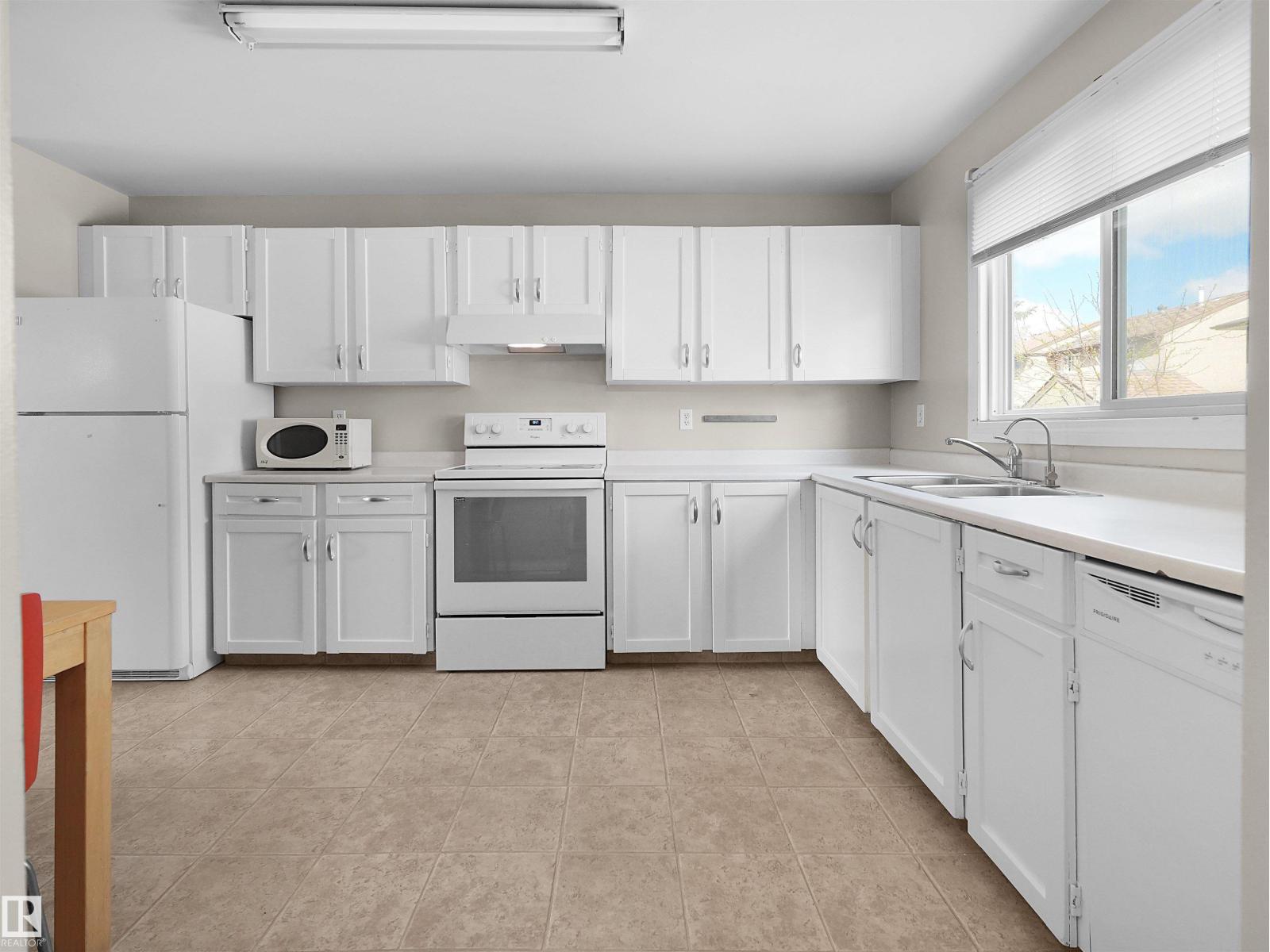 16483A 115 ST NW, Edmonton