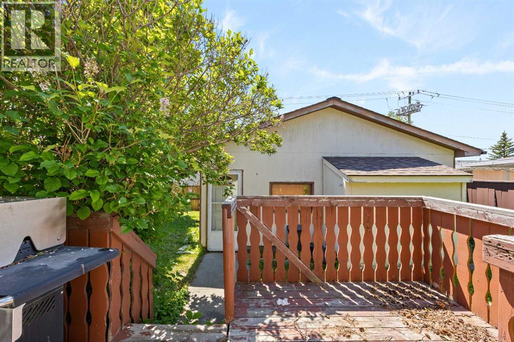 4739 Rundlewood Road Ne, Calgary, Alberta  T1Y 2N7 - Photo 2 - A2324350