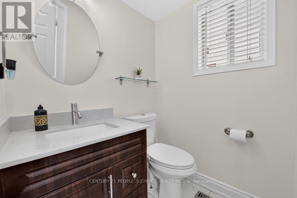 50 Penbridge Circle, Brampton, Ontario  L7A 2P9 - Photo 6 - W13677656