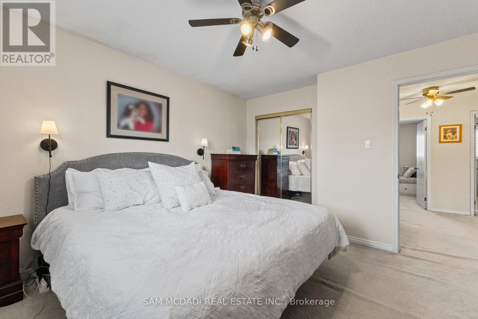 1004 Queensbridge Drive, Mississauga, Ontario  L5C 3R1 - Photo 24 - W13677688