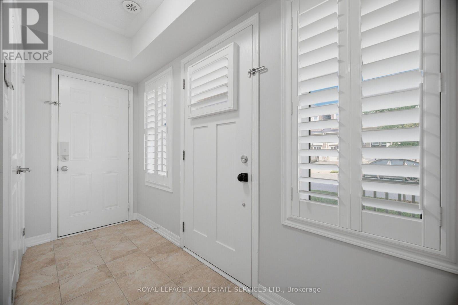 1 - 264 Sarah Cline Drive, Oakville, Ontario  L6M 0V4 - Photo 5 - W13677794