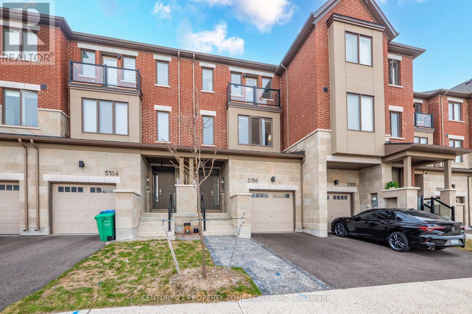 5186 Viola Desmond Drive, Mississauga, Ontario  L5M 2S7 - Photo 4 - W13677804