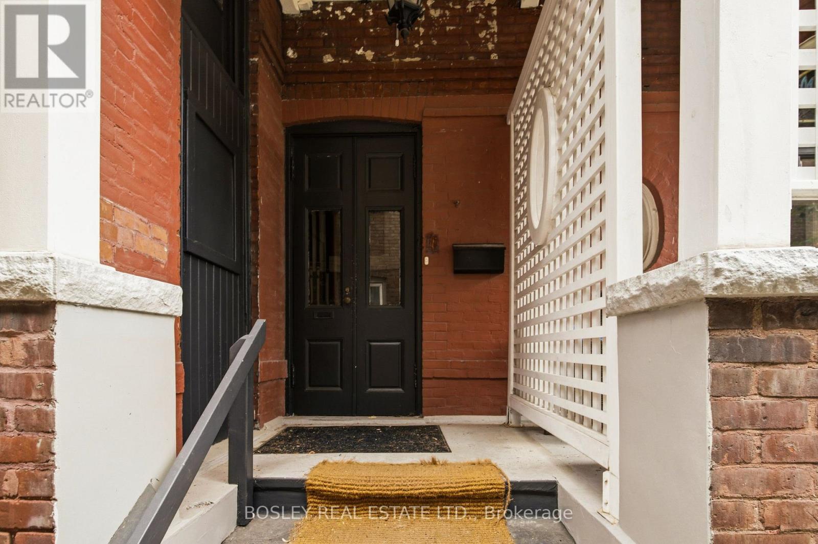 Upper - 178 High Park Avenue, Toronto, Ontario M6P 2S4 - Photo 2 - W13677808