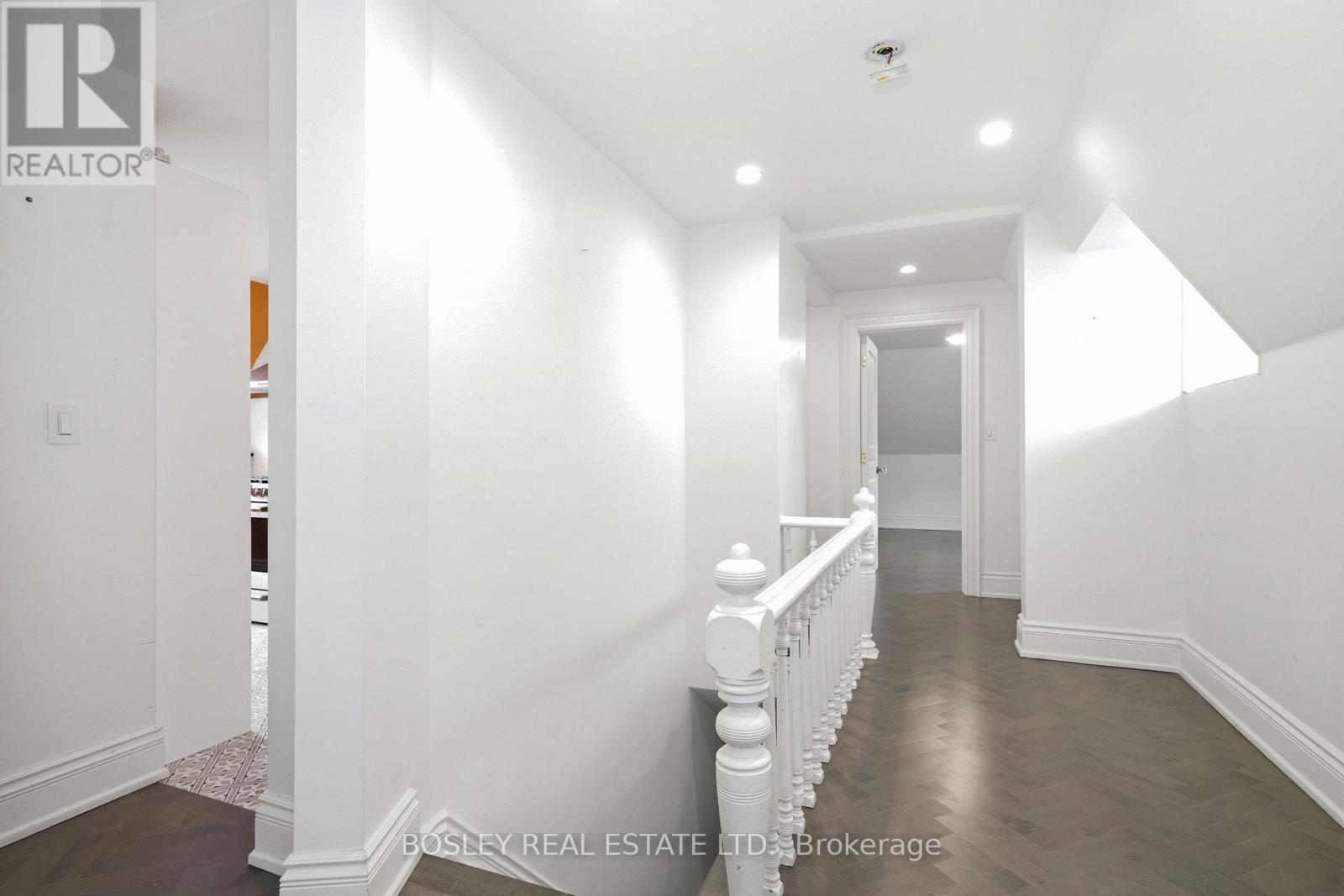 Upper - 178 High Park Avenue, Toronto, Ontario M6P 2S4 - Photo 21 - W13677808