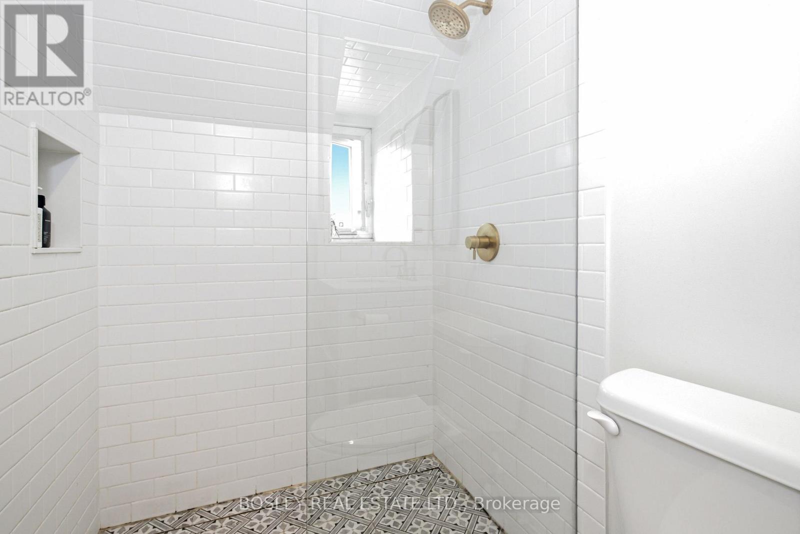 Upper - 178 High Park Avenue, Toronto, Ontario M6P 2S4 - Photo 35 - W13677808