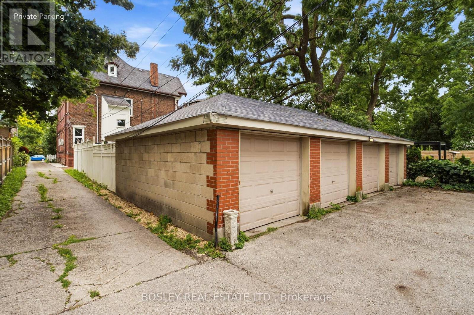 Upper - 178 High Park Avenue, Toronto, Ontario M6P 2S4 - Photo 39 - W13677808