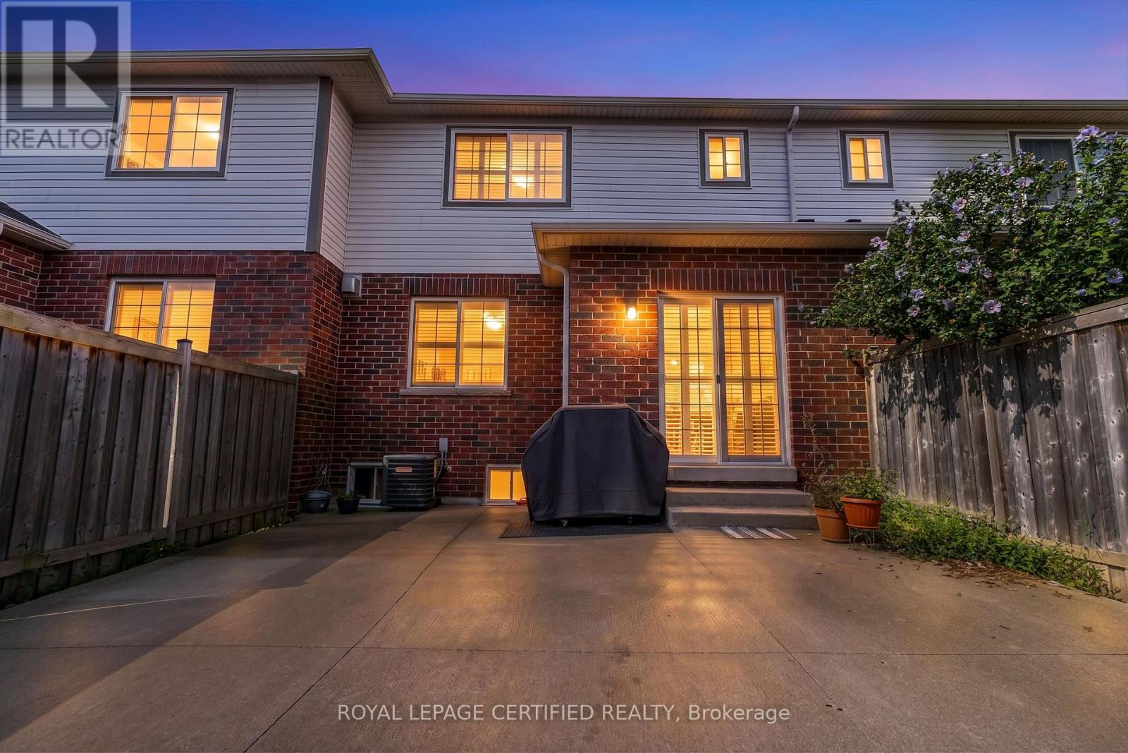 624 Murray Meadows Place, Milton, Ontario  L9T 8L7 - Photo 2 - W13677816