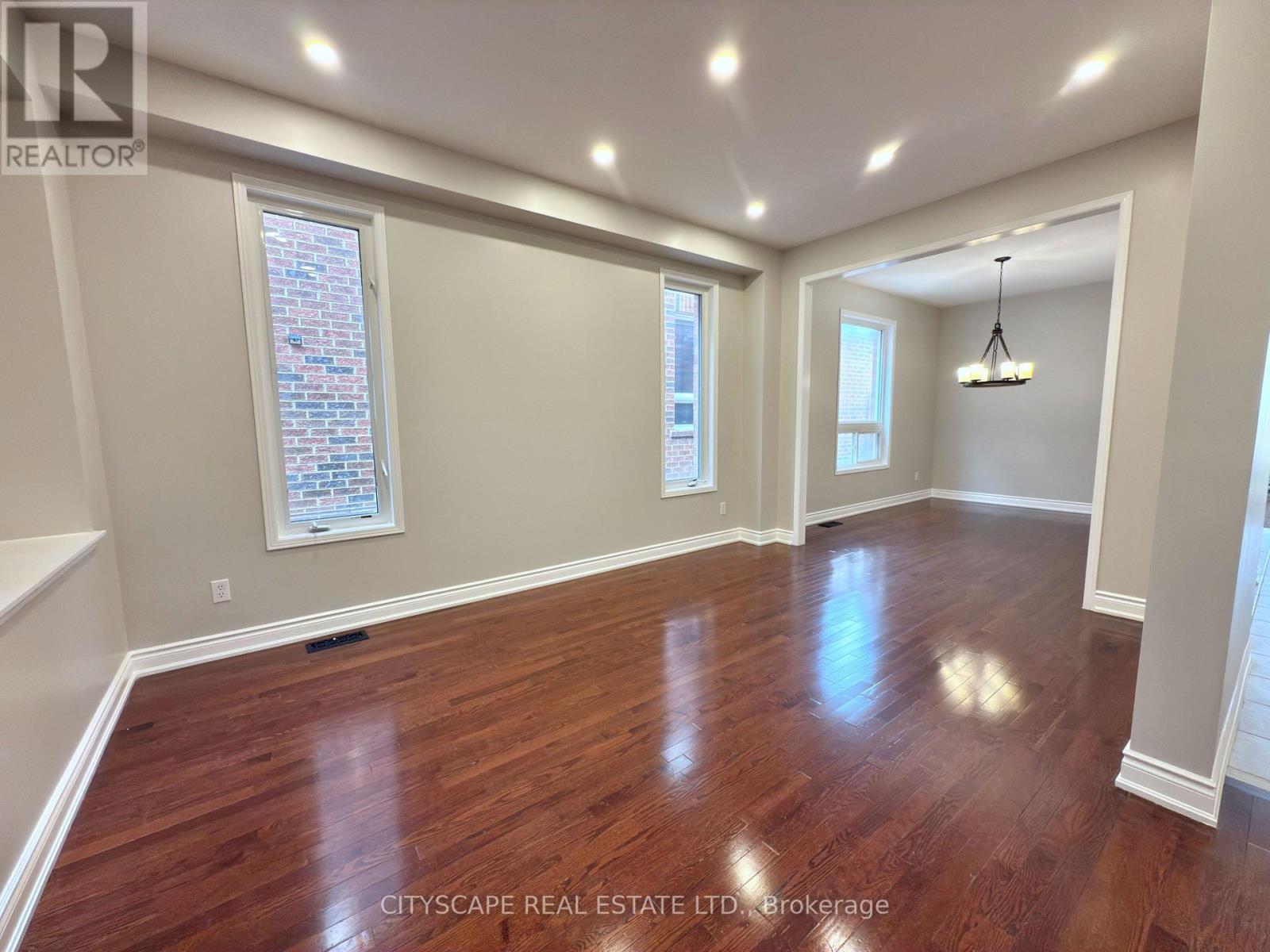 5409 Bestview Way, Mississauga, Ontario  L5M 0B8 - Photo 3 - W13677842
