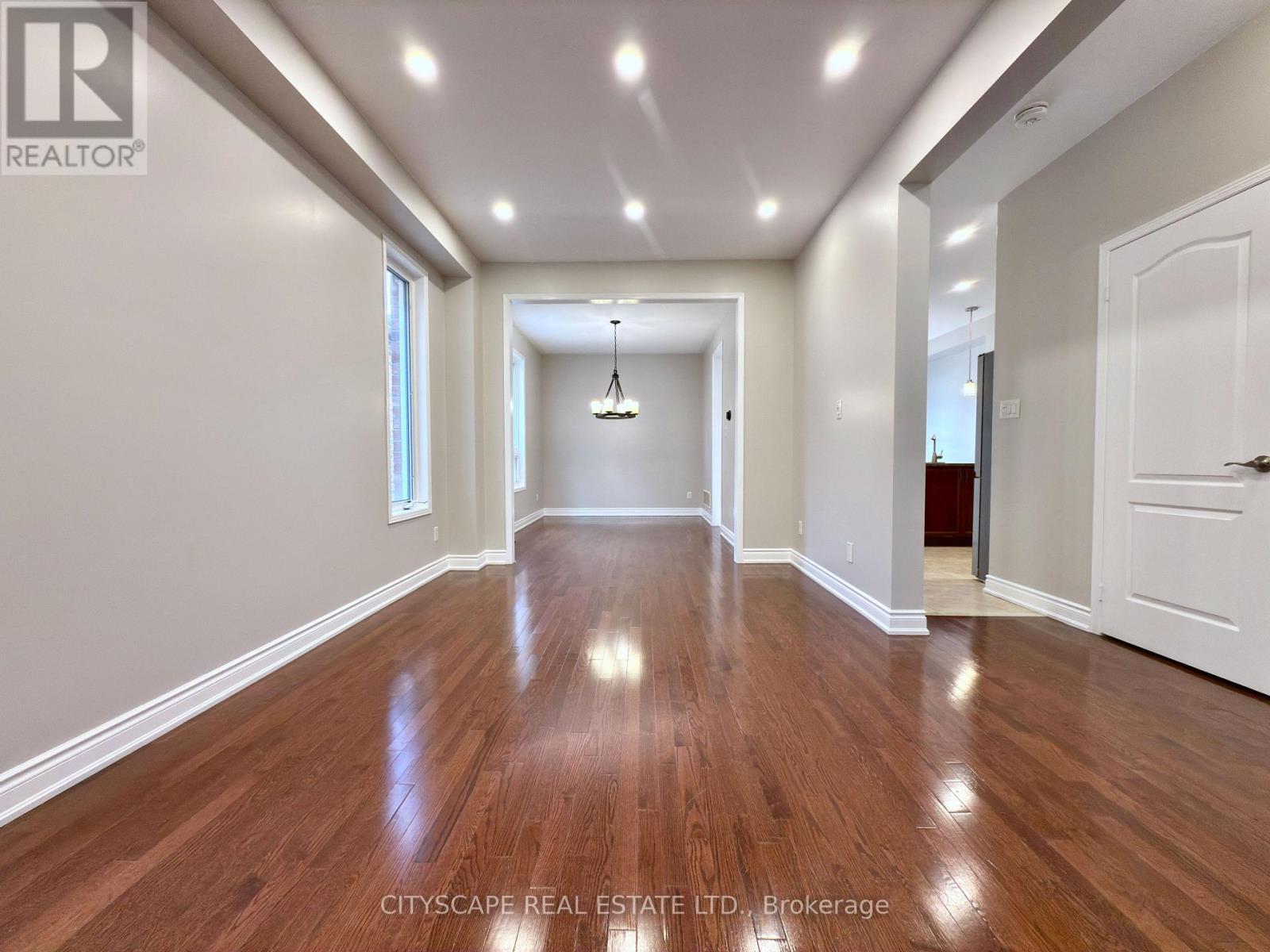 5409 Bestview Way, Mississauga, Ontario  L5M 0B8 - Photo 4 - W13677842