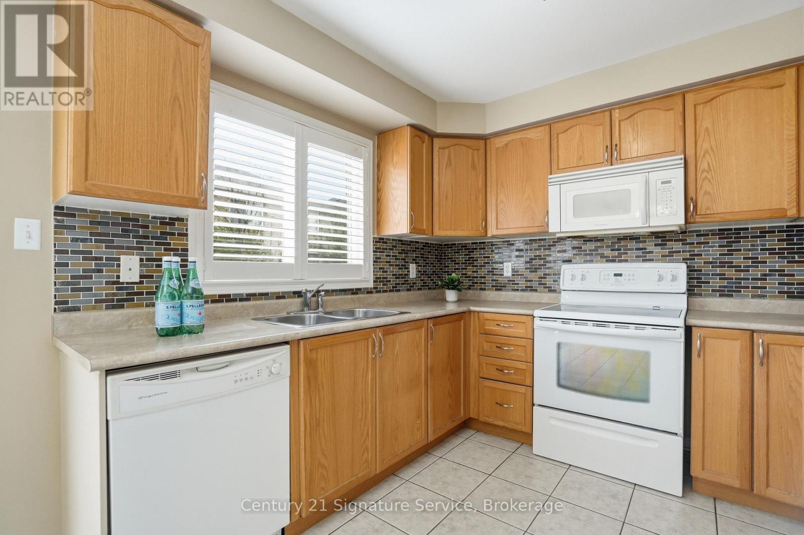 4 Cloverlawn Street, Brampton, Ontario  L7A 3X6 - Photo 11 - W13677844