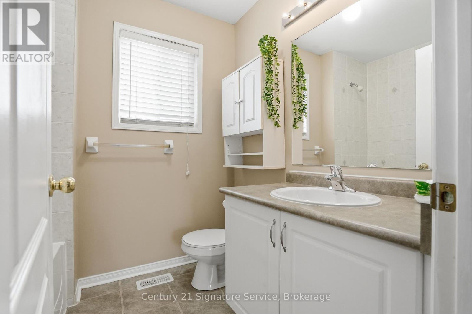 4 Cloverlawn Street, Brampton, Ontario  L7A 3X6 - Photo 16 - W13677844