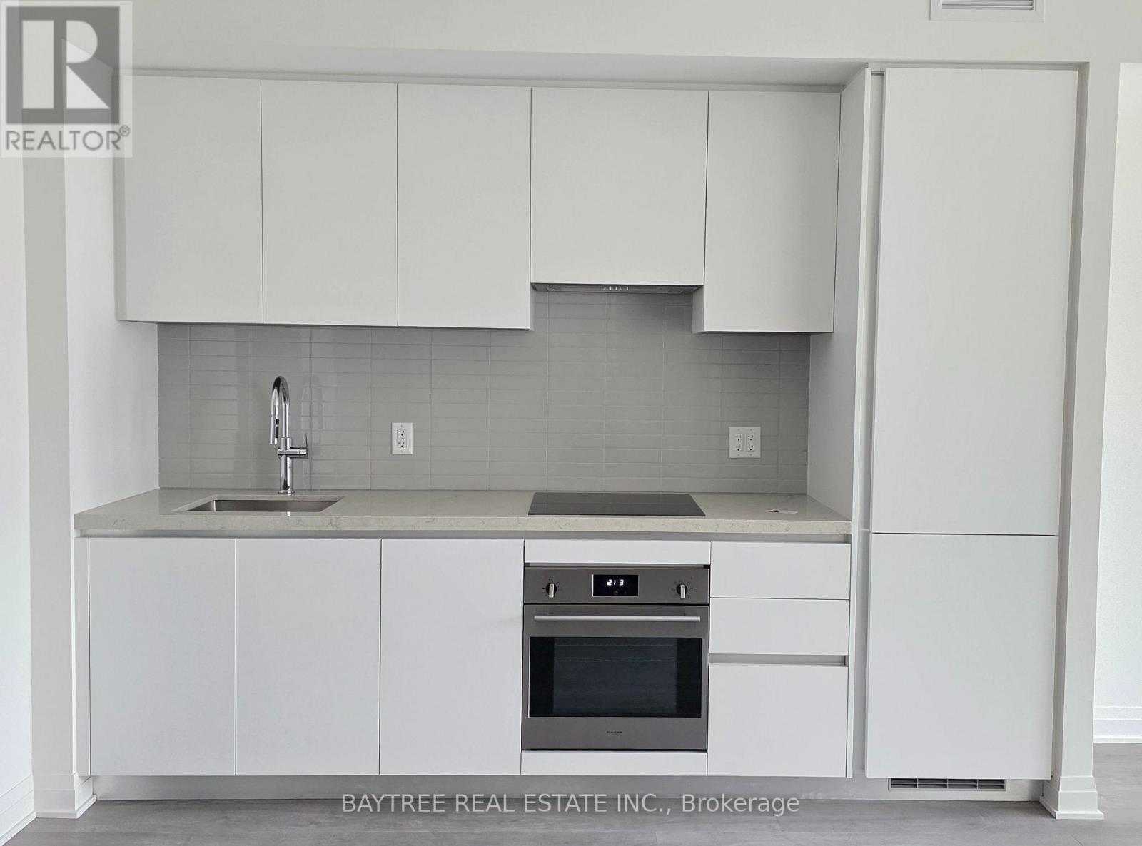 1006 - 4015 The Exchange, Mississauga, Ontario L5B 0N9 - Photo 2 - W13677852