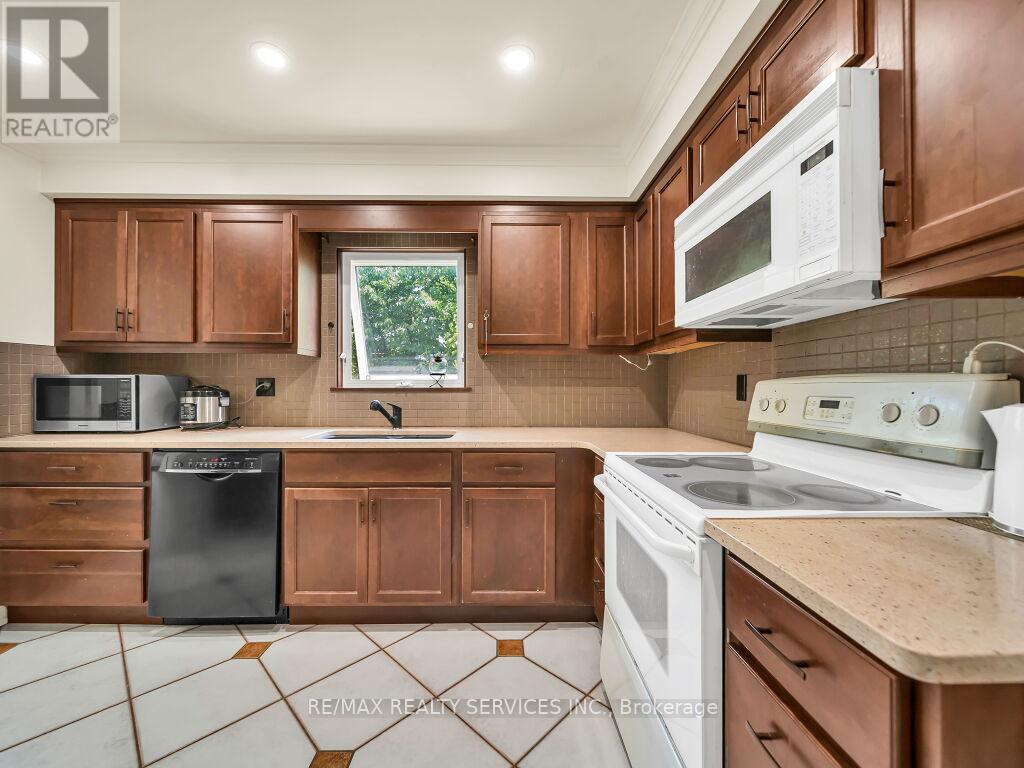 3079 Bartholomew Crescent, Mississauga, Ontario  L5N 3K9 - Photo 12 - W13677862