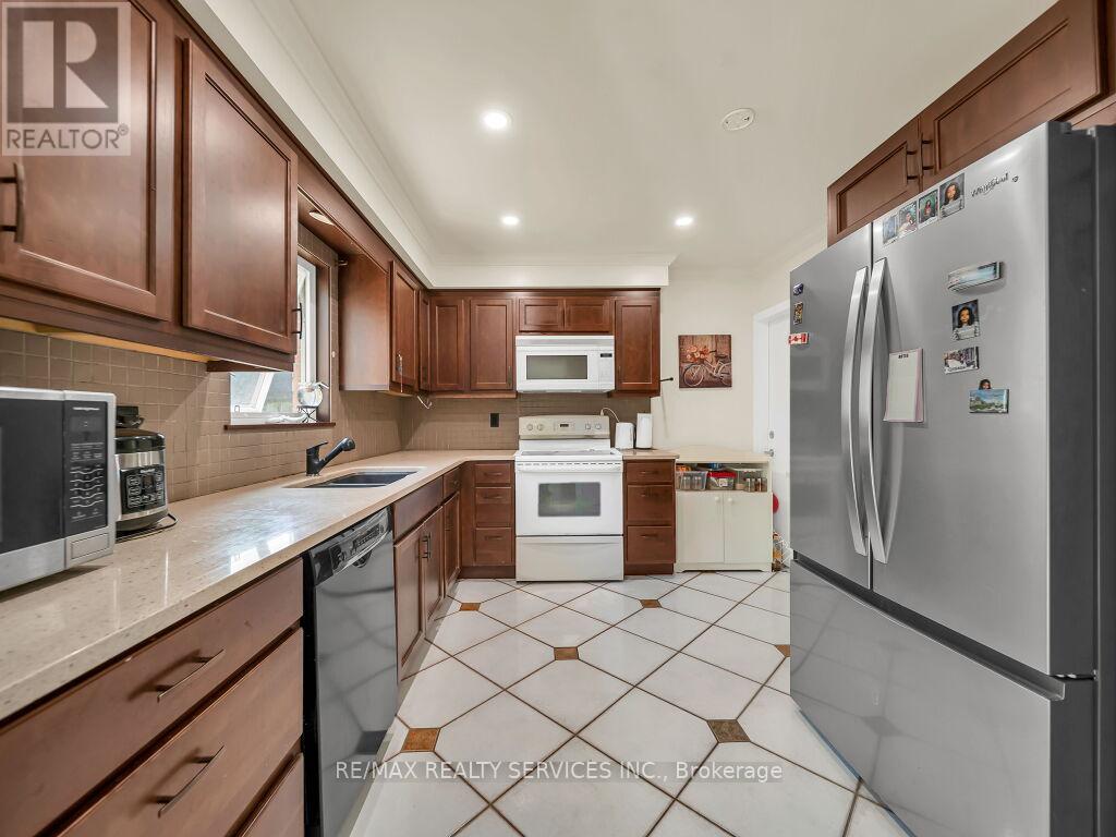 3079 Bartholomew Crescent, Mississauga, Ontario  L5N 3K9 - Photo 13 - W13677862