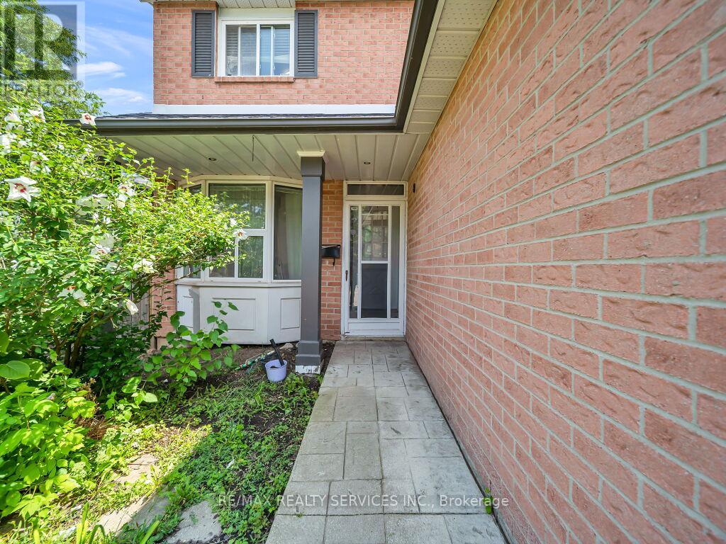 3079 Bartholomew Crescent, Mississauga, Ontario  L5N 3K9 - Photo 3 - W13677862