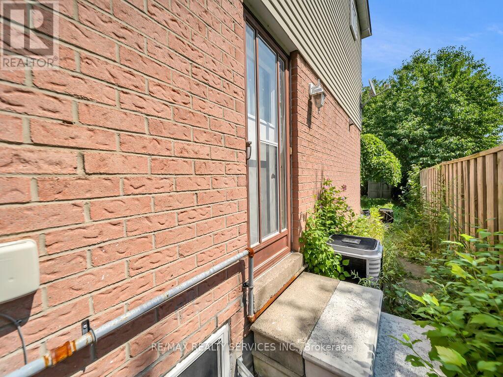 3079 Bartholomew Crescent, Mississauga, Ontario  L5N 3K9 - Photo 36 - W13677862