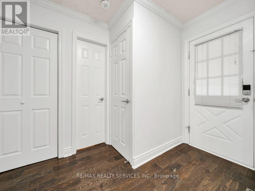 3079 Bartholomew Crescent, Mississauga, Ontario  L5N 3K9 - Photo 4 - W13677862
