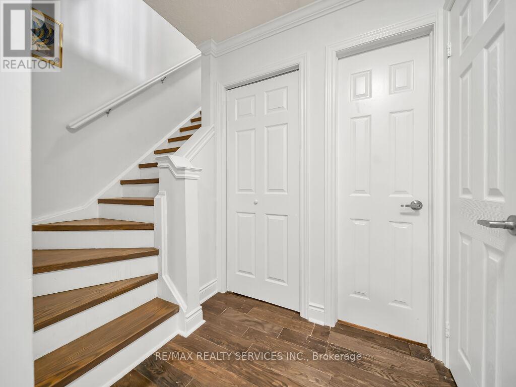 3079 Bartholomew Crescent, Mississauga, Ontario  L5N 3K9 - Photo 5 - W13677862