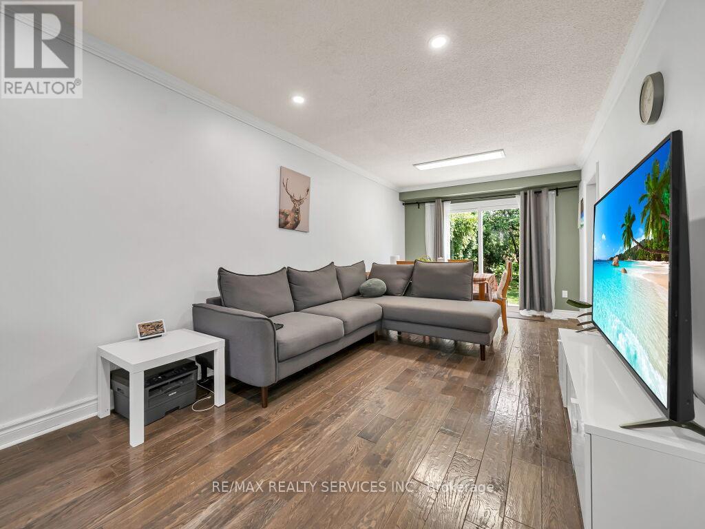 3079 Bartholomew Crescent, Mississauga, Ontario  L5N 3K9 - Photo 8 - W13677862