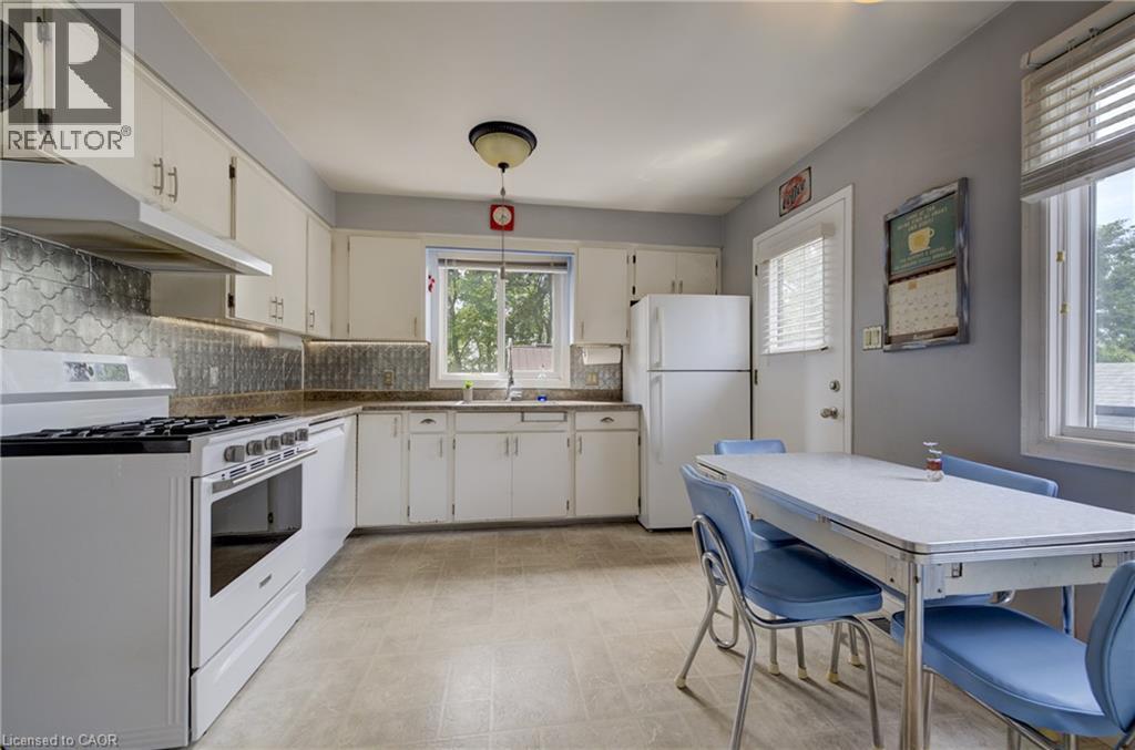 124 Queensway Drive, St. Jacobs, Ontario  N0B 2N0 - Photo 7 - 40855436