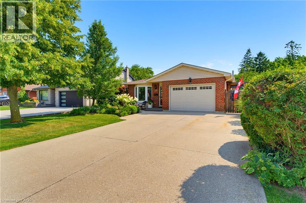 17 Buchanan Drive, Caledonia, Ontario  N3W 1H1 - Photo 2 - 40855631