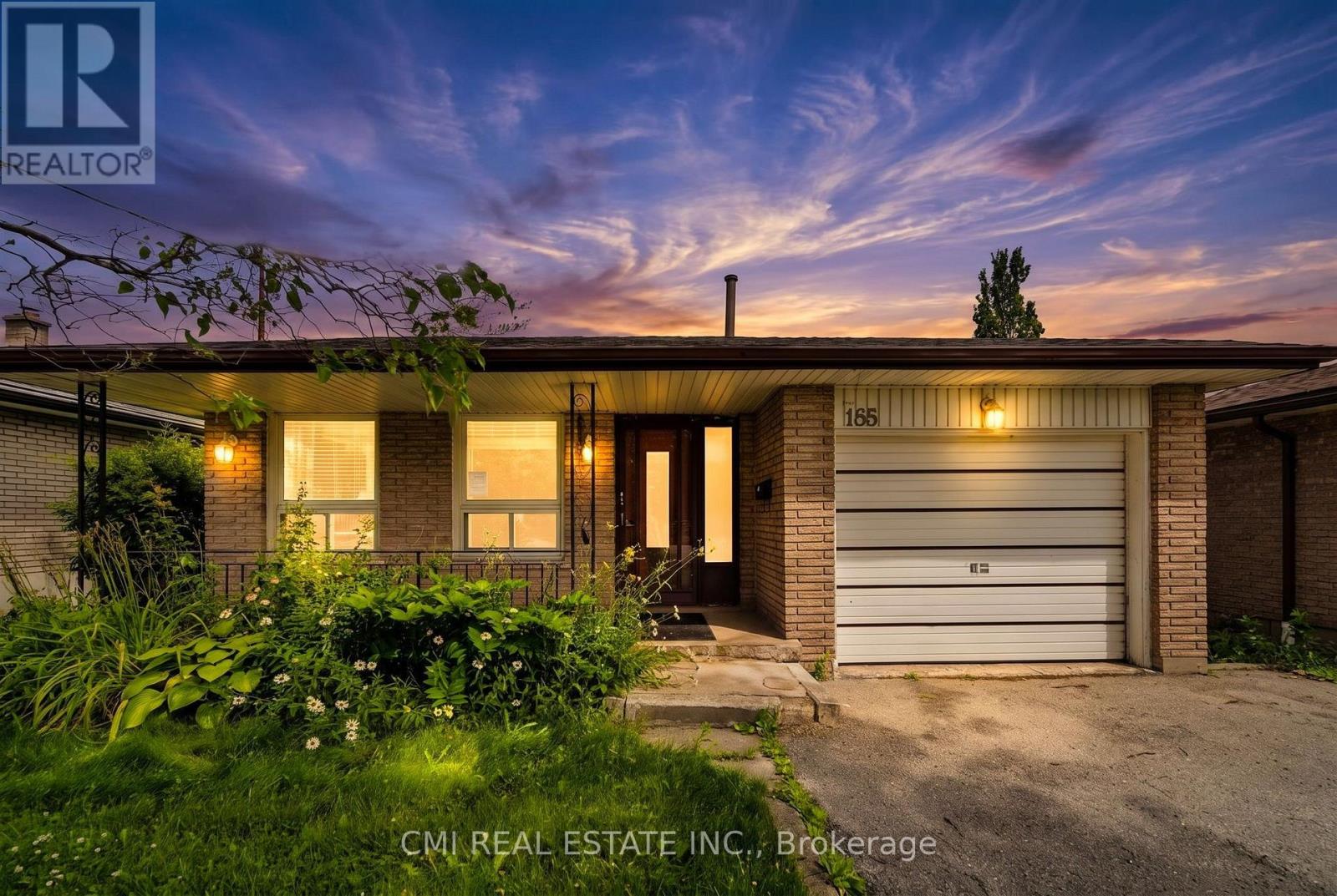 185 LAVINA CRESCENT, Hamilton, Ontario
