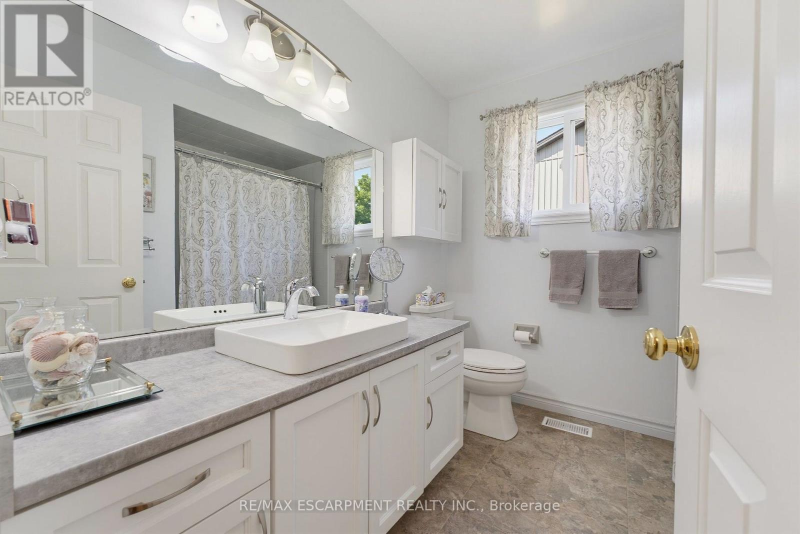17 Buchanan Drive, Haldimand, Ontario  N3W 1H1 - Photo 20 - X13677730