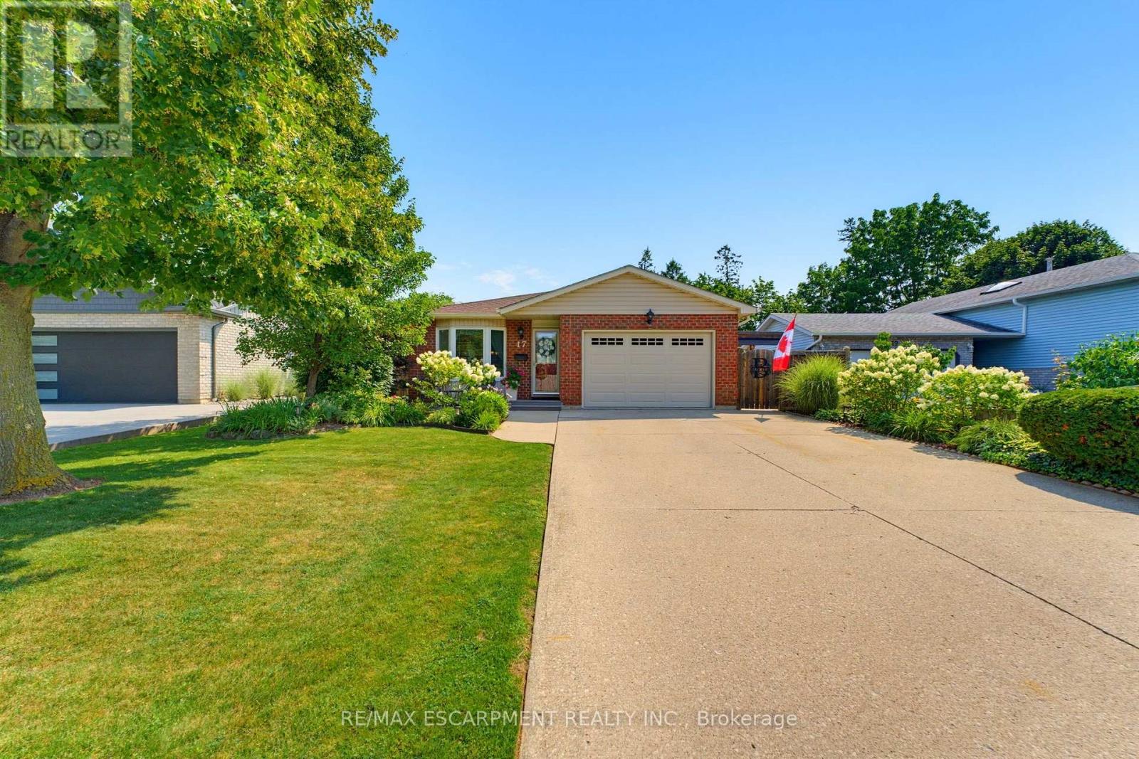17 Buchanan Drive, Haldimand, Ontario  N3W 1H1 - Photo 3 - X13677730
